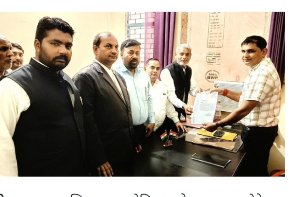 सोनभद राबर्ट्सगंज कचहरी महिलाओं एवं वादकारियों के लिए स्वच्छ शौचालय की मांग को लेकर डिबाए ने सौंपा ज्ञापन चीफ़ ब्यूरो कमलेश पाण्डेय 8382048247 सोनभद राबर्ट्सगंज कचहरी महिलाओं एवं वादकारियों के लिए स्वच्छ शौचालय की मांग को लेकर डिबाए ने सौंपा ज्ञापन चीफ़ ब्यूरो कमलेश पाण्डेय 8382048247