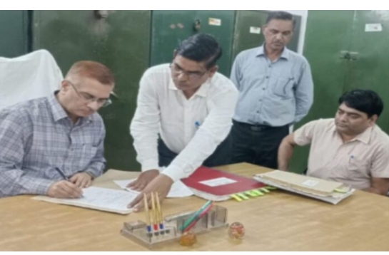 सोनभद जिलाधिकारी के रूप में बद्रीनाथ सिंह ने किया कार्यभार ग्रहण सोनभद जिलाधिकारी के रूप में बद्रीनाथ सिंह ने किया कार्यभार ग्रहण