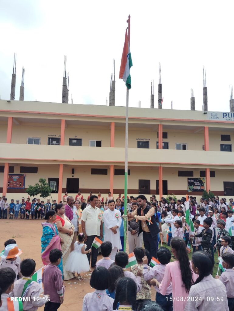 रूद्रा इंटरनेशनल स्कूल में हर्षोल्लास से मनाया गया स्वतंत्रता दिवस रूद्रा इंटरनेशनल स्कूल में हर्षोल्लास से मनाया गया स्वतंत्रता दिवस