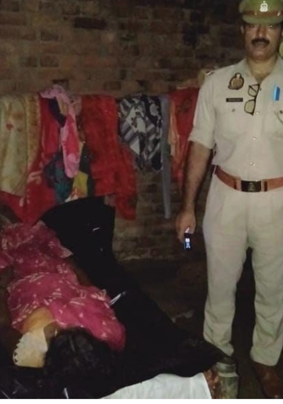 सोनभद्र:रेड़िया में फांसी के फंदे से लटकता मिला युवती का शव, जांच में जूटी पुलिस सोनभद्र:रेड़िया में फांसी के फंदे से लटकता मिला युवती का शव, जांच में जूटी पुलिस