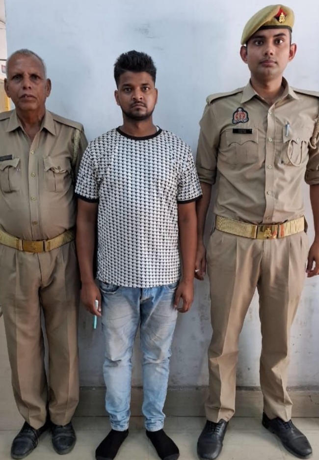 शक्तिनगर पुलिस द्वारा धारा 299 बीएनएस व 67 आईटी एक्ट से सम्बन्धित अभियुक्त को गिरफ्तार कर विधिक कार्यवाही की गयी शक्तिनगर पुलिस द्वारा धारा 299 बीएनएस व 67 आईटी एक्ट से सम्बन्धित अभियुक्त को गिरफ्तार कर विधिक कार्यवाही की गयी