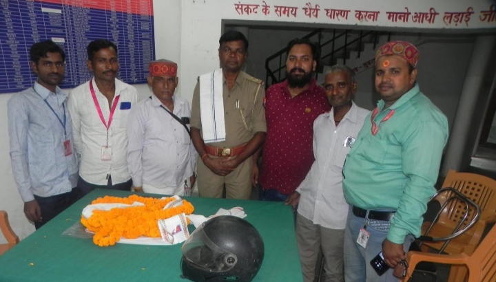 भारतीय मीडिया फाउंडेशन की टीम ने नवागत प्रभारी निरीक्षक का किया स्वागत एवं सम्मान