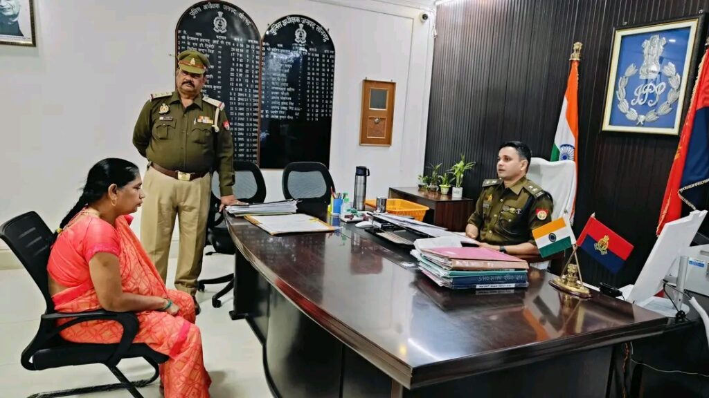 सोनभद्र – पुलिस अधीक्षक, सोनभद्र द्वारा प्रतिदिन की भांति जनता दर्शन में आए फरियादियों की सुनी गई समस्याएं- सोनभद्र – पुलिस अधीक्षक, सोनभद्र द्वारा प्रतिदिन की भांति जनता दर्शन में आए फरियादियों की सुनी गई समस्याएं-
