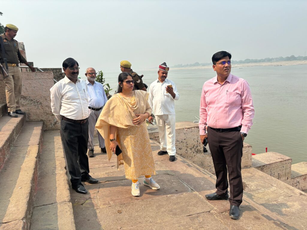 जिलाधिकारी व अपरजिलाधिकारी द्वारा आगामी छठ पूजा के दृष्टिगत व्यवस्थाओं को समय से पूर्ण कराने हेतु फतहा घाट व बरिया घाट का भ्रमण कर अधिकारियों को दिया आवश्यक दिशा निर्देश जिलाधिकारी व अपरजिलाधिकारी द्वारा आगामी छठ पूजा के दृष्टिगत व्यवस्थाओं को समय से पूर्ण कराने हेतु फतहा घाट व बरिया घाट का भ्रमण कर अधिकारियों को दिया आवश्यक दिशा निर्देश