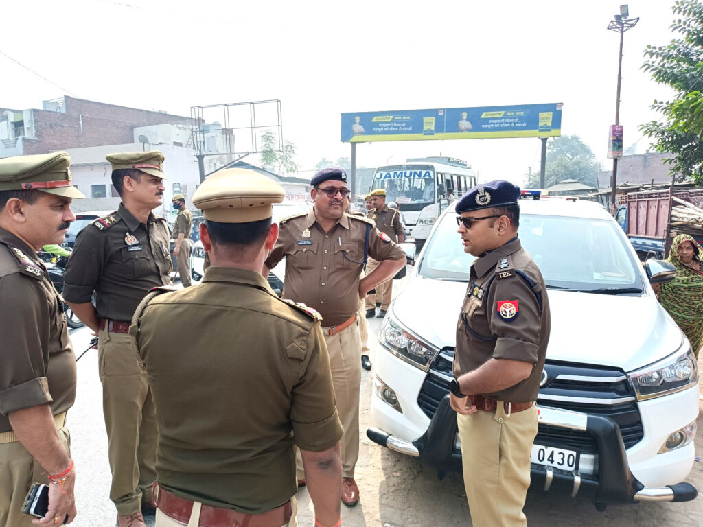 मीरजापुर पुलिस पुलिस अधीक्षक मीरजापुर द्वारा को विधानसभा उप-निर्वाचन (मझवां-397) को सकुशल सम्पन्न कराने के दृष्टिगत यातायात व्यवस्था को चाक-चौबन्द रखने हेतु मुख्य मार्गो/चौराहो का किया गया निरीक्षण मीरजापुर पुलिस पुलिस अधीक्षक मीरजापुर द्वारा को विधानसभा उप-निर्वाचन (मझवां-397) को सकुशल सम्पन्न कराने के दृष्टिगत यातायात व्यवस्था को चाक-चौबन्द रखने हेतु मुख्य मार्गो/चौराहो का किया गया निरीक्षण
