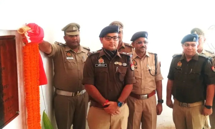 _पुलिस अधीक्षक मीरजापुर द्वारा यातायात माह नवम्बर-2024 का किया गया शुभारंभ_ _पुलिस अधीक्षक मीरजापुर द्वारा यातायात माह नवम्बर-2024 का किया गया शुभारंभ_