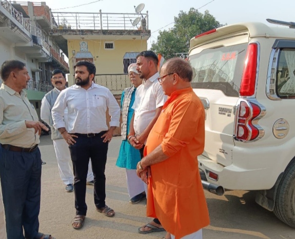 _दुद्धी एसडीएम ने छठ घाट पर पहुँचे तैयारी का लिया जायजा दिया आवश्यक दिशा निर्देश_ _दुद्धी एसडीएम ने छठ घाट पर पहुँचे तैयारी का लिया जायजा दिया आवश्यक दिशा निर्देश_