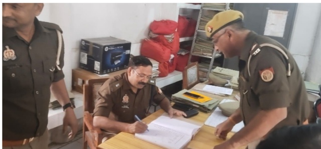 _पुलिस अधीक्षक (मुख्यालय) द्वारा मॉनिटरिंग सेल का किया गया निरीक्षण, निरीक्षण कर दिये गये आवश्यक दिशा-निर्देश_ _पुलिस अधीक्षक (मुख्यालय) द्वारा मॉनिटरिंग सेल का किया गया निरीक्षण, निरीक्षण कर दिये गये आवश्यक दिशा-निर्देश_