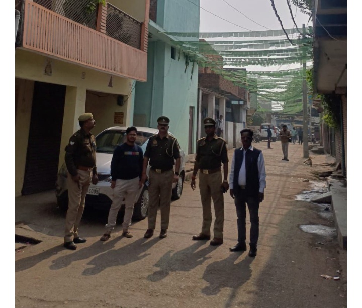 _अनपरा पुलिस ने कानून एवं शान्ति व्यवस्था स्थापित करने के लिए अनपरा के मिश्रित आबादी में ड्रोन द्वारा निगरानी कर सुरक्षा व्यवस्था का लिया जायजा_ _अनपरा पुलिस ने कानून एवं शान्ति व्यवस्था स्थापित करने के लिए अनपरा के मिश्रित आबादी में ड्रोन द्वारा निगरानी कर सुरक्षा व्यवस्था का लिया जायजा_