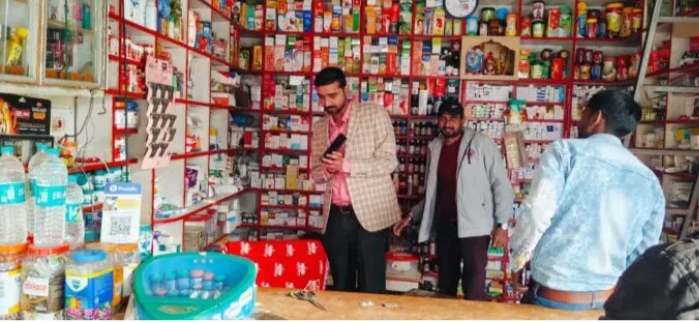 _छापे से हडकम्प मचने के कारण कुछ प्रतिष्ठानों के मालिको द्वारा दुकाने बन्द की गई_ _छापे से हडकम्प मचने के कारण कुछ प्रतिष्ठानों के मालिको द्वारा दुकाने बन्द की गई_