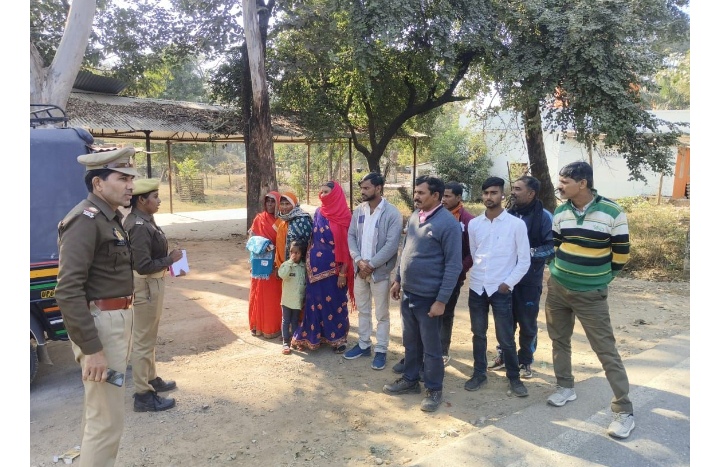 _मिशन शक्ति के विशेष अभियान ( फेज-05 ) के तहत कम्युनिटी पुलिसिंग एवं महिला सशक्तिकरण हेतु महिलाओं/ बालिकाओं को सोनभद्र पुलिस द्वारा किया गया जागरुक_