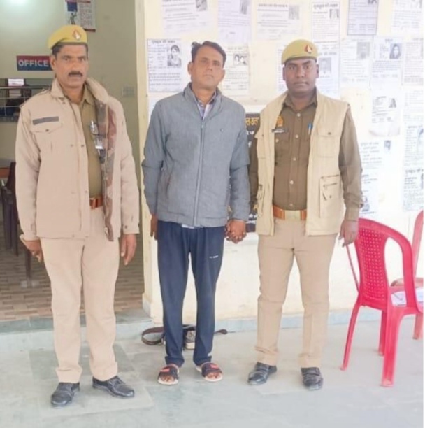 _ओबरा पुलिस द्वारा 01 नफर वारण्टी अभियुक्त को गिरफ्तार कर मा0 न्यायालय भेजा गया_