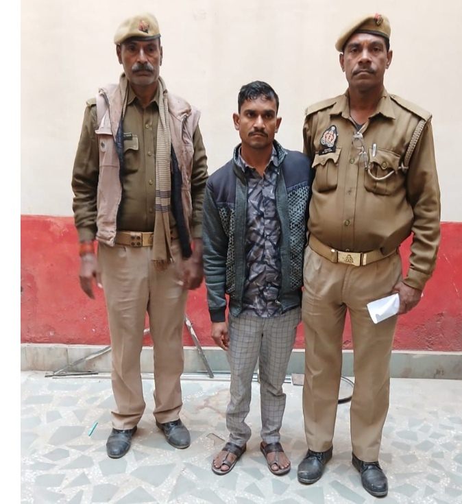 _थाना रॉबर्ट्सगंज पुलिस द्वारा बिना परमिट के गिट्टी चोरी करने के प्रकरण में 01 नफर अभियुक्त को गिया गया गिरफ्तार_ _थाना रॉबर्ट्सगंज पुलिस द्वारा बिना परमिट के गिट्टी चोरी करने के प्रकरण में 01 नफर अभियुक्त को गिया गया गिरफ्तार_