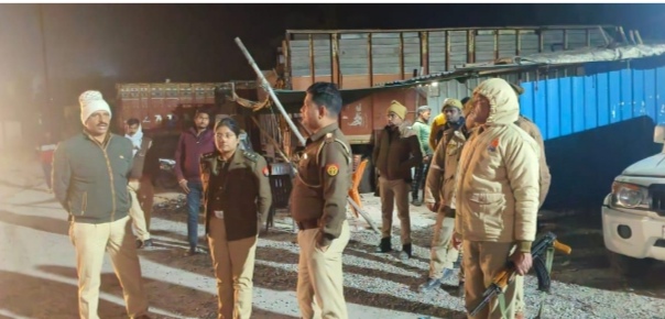 _जनपद में ओवरलोड, बिना परमिट व बिना नम्बर प्लेट के चल रहे वाहनों की चेकिंग_ _जनपद में ओवरलोड, बिना परमिट व बिना नम्बर प्लेट के चल रहे वाहनों की चेकिंग_