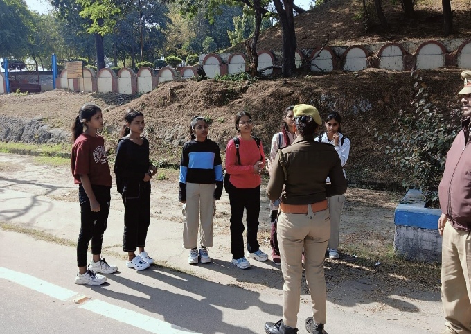 _उ0प्र0 सरकार की महत्वकांक्षी योजना “मिशन शक्ति अभियान फेज-5 के अन्तर्गत महिला सशक्तिकरण हेतु विशेष अभियान द्वारा किया गया जागरूक_
