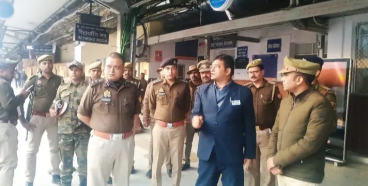 _नवागत पुलिस अधीक्षक ने महाकुंभ में जाने वाले श्रद्धालुओं की सुरक्षा के इंतजाम को लेकर दिखे सतर्क_ _नवागत पुलिस अधीक्षक ने महाकुंभ में जाने वाले श्रद्धालुओं की सुरक्षा के इंतजाम को लेकर दिखे सतर्क_