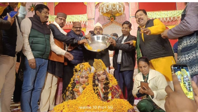 _फूलो की होली लिला के साथ ही रासलीला का समापन_ _फूलो की होली लिला के साथ ही रासलीला का समापन_