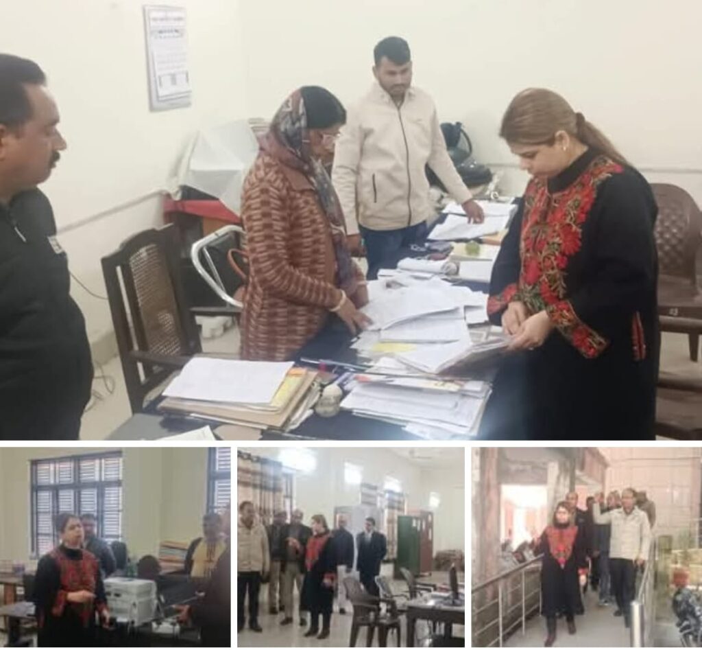 डीएम जसजीत कौर ने कलेक्ट्रेट कार्यालय का किया निरीक्षण