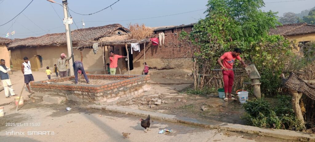 सोनभद्र – *ग्राम पंचायत मड़पा में पुराने चबूतरे की जगह नए चबूतरे का निर्माण बना चर्चा का विषय* सोनभद्र – *ग्राम पंचायत मड़पा में पुराने चबूतरे की जगह नए चबूतरे का निर्माण बना चर्चा का विषय*