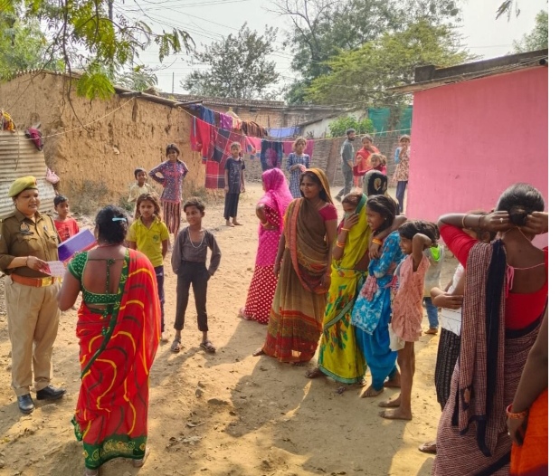 _मिशन शक्ति के विशेष अभियान ( फेज-05 ) के तहत कम्युनिटी पुलिसिंग एवं महिला सशक्तिकरण हेतु महिलाओं/ बालिकाओं को सोनभद्र पुलिस द्वारा किया गया जागरुक_ _मिशन शक्ति के विशेष अभियान ( फेज-05 ) के तहत कम्युनिटी पुलिसिंग एवं महिला सशक्तिकरण हेतु महिलाओं/ बालिकाओं को सोनभद्र पुलिस द्वारा किया गया जागरुक_