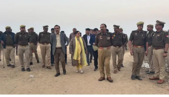 _विन्ध्वासिनी धाम में प्रति घंटे 21 हजार वाहनों की आवाजाही,उमड़ी भारी भीड़_ _विन्ध्वासिनी धाम में प्रति घंटे 21 हजार वाहनों की आवाजाही,उमड़ी भारी भीड़_
