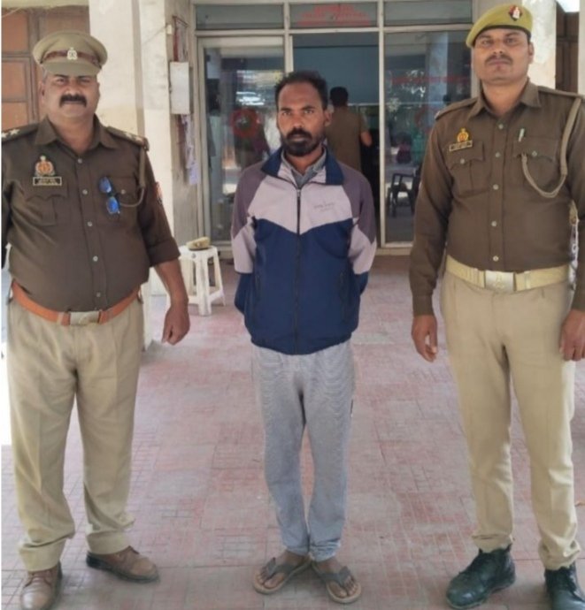 _थाना अनपरा पुलिस द्वारा फरार चल रहे 01 नफर वाँछित अभियुक्त को गिरफ्तार कर भेजा गया मा0 न्यायालय_