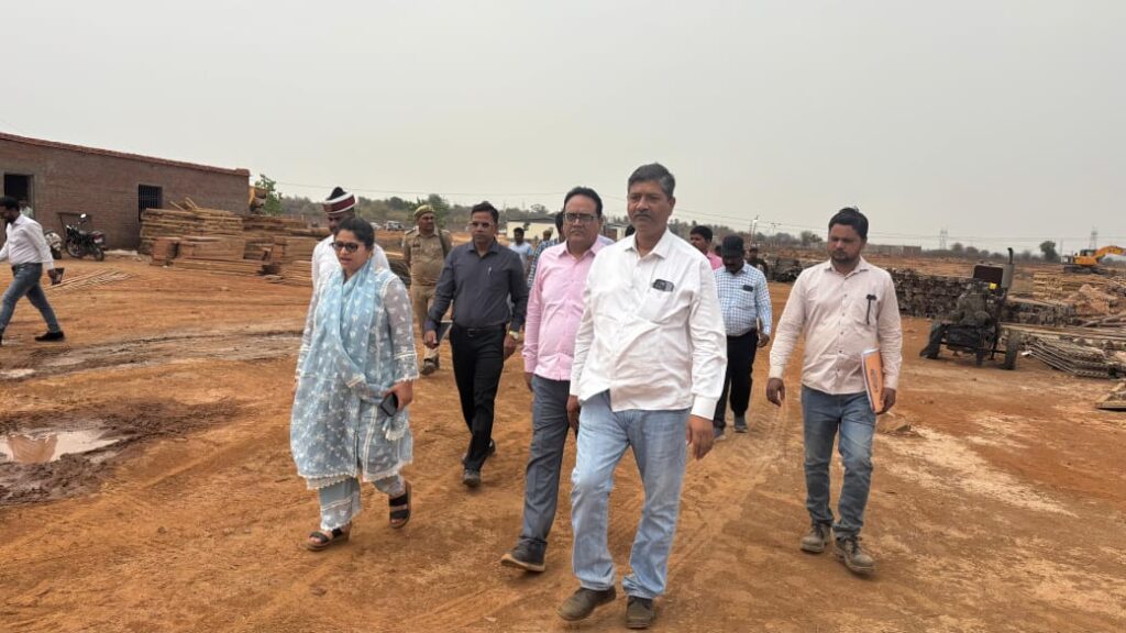 विन्ध्य विश्वविद्यालय व कुलपति आवास की धीमी प्रगति पर जिलाधिकारी ने प्रोजेक्ट मैनेजर पर व्यक्त की कड़ी नाराजगी विन्ध्य विश्वविद्यालय व कुलपति आवास की धीमी प्रगति पर जिलाधिकारी ने प्रोजेक्ट मैनेजर पर व्यक्त की कड़ी नाराजगी