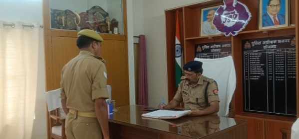 _एएसपी मुख्यालय सोनभद्र द्वारा रिजर्व पुलिस लाईन चुर्क में मंगलवार परेड की ली गई सलामी, किया गया निरीक्षण_ _एएसपी मुख्यालय सोनभद्र द्वारा रिजर्व पुलिस लाईन चुर्क में मंगलवार परेड की ली गई सलामी, किया गया निरीक्षण_