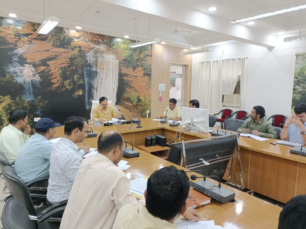 गेहूं खरीद की समीक्षा में कम खरीद पर मंडलायुक्त ने कड़ी नाराजगी व्यक्त करते हुए पंजीकरण कराने वाले किसानों से दूरभाष पर वार्ता कर खरीद हेतु प्रोत्साहन करने का दिया निर्देश गेहूं खरीद की समीक्षा में कम खरीद पर मंडलायुक्त ने कड़ी नाराजगी व्यक्त करते हुए पंजीकरण कराने वाले किसानों से दूरभाष पर वार्ता कर खरीद हेतु प्रोत्साहन करने का दिया निर्देश