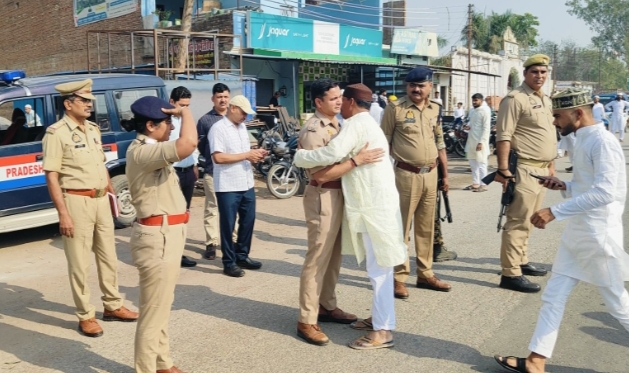पुलिस अधीक्षक सोनभद्र द्वारा भ्रमणशील रहकर सुरक्षा के व्यापक इंतजाम का किया गया निरीक्षण पुलिस अधीक्षक सोनभद्र द्वारा भ्रमणशील रहकर सुरक्षा के व्यापक इंतजाम का किया गया निरीक्षण