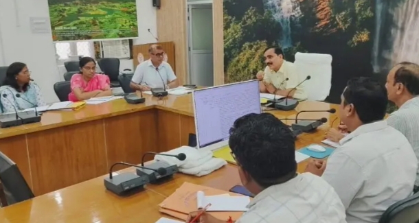 समन शुल्क लेकर आवासीय भूमि को व्यवसायिक उपयोग करने की अनुमति की चर्चा मंडलायुक्त बैठक में हुई समन शुल्क लेकर आवासीय भूमि को व्यवसायिक उपयोग करने की अनुमति की चर्चा मंडलायुक्त बैठक में हुई