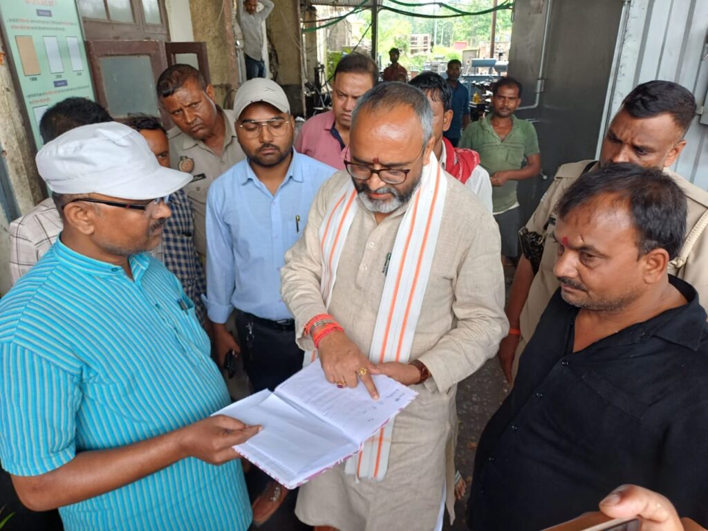 24 घंटे के अंदर किसानों का लगाए ट्रांसफार्मर सदर विधायक 24 घंटे के अंदर किसानों का लगाए ट्रांसफार्मर सदर विधायक
