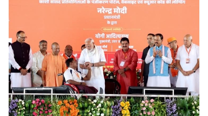 आज बाबा श्री विश्वनाथ जी की *पावन नगरी काशी में ‘प्रधानमंत्री किसान सम्मान निधि’ की 20वीं किस्त के अंतर्गत 9.71 करोड़+ अन्नदाता किसानों को ₹20,500 करोड़ से अधिक की धनराशि हस्तांतरित की आज बाबा श्री विश्वनाथ जी की *पावन नगरी काशी में ‘प्रधानमंत्री किसान सम्मान निधि’ की 20वीं किस्त के अंतर्गत 9.71 करोड़+ अन्नदाता किसानों को ₹20,500 करोड़ से अधिक की धनराशि हस्तांतरित की