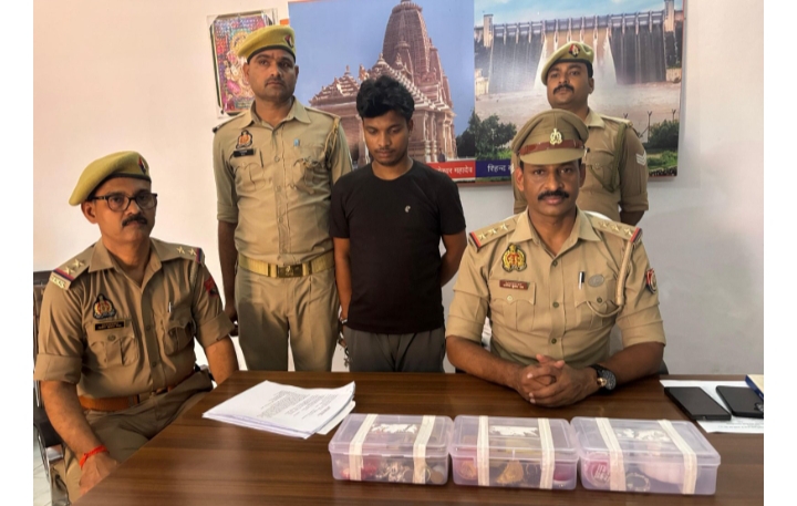 थाना पिपरी पुलिस को मिली बड़ी सफलता, चोरी से सम्बन्धित प्रकरण में फरार चल रहे 01 नफर अभियुक्त को किया गया गिरफ्तार, कब्जे से चोरी गये पैसा व जेवरात किये गये बरामद