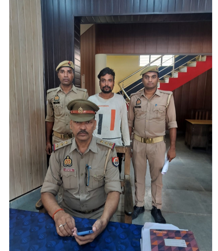 _थाना राबर्ट्सगंज पुलिस को मिली बड़ी सफलता, 01 नफर अभियुक्त को गिरफ्तार कर कब्जे से 04 किलो 780 ग्राम गांजा किया बरामद_