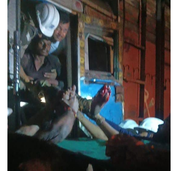 सीआईएसएफ फायर एसएसटीपीएस शक्तिनगर ने बचाई दूधिचुआं परियोजना में ट्रक ड्राइवर की जान सीआईएसएफ फायर एसएसटीपीएस शक्तिनगर ने बचाई दूधिचुआं परियोजना में ट्रक ड्राइवर की जान