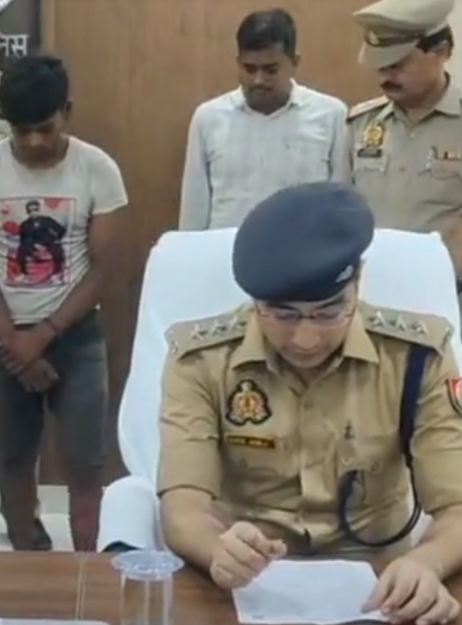 छिनैती गैंग के 2 नाबालिग समेत 7 आरोपी गिरफ्तार:मिर्जापुर पुलिस ने 24 मोबाइल और जेवरात किए बरामद