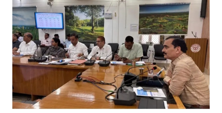 नई सड़को के निर्माण व फैमिली आइडी की अपेक्षित प्रगति न आने पर कार्य में तेजी लाते हुए कराएं पूर्ण -मण्डलायुक्त नई सड़को के निर्माण व फैमिली आइडी की अपेक्षित प्रगति न आने पर कार्य में तेजी लाते हुए कराएं पूर्ण -मण्डलायुक्त