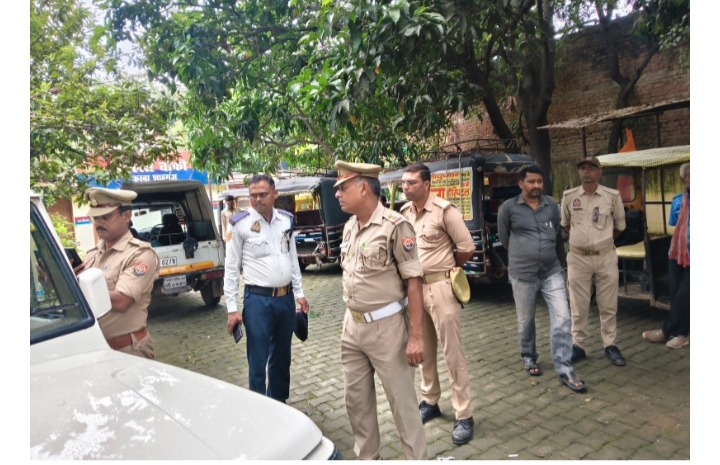 पुलिस अधीक्षक सोनभद्र के निर्देशन में अवैध वाहनों एवं यातायात नियमों के उल्लंघन के विरुद्ध सघन अभियान