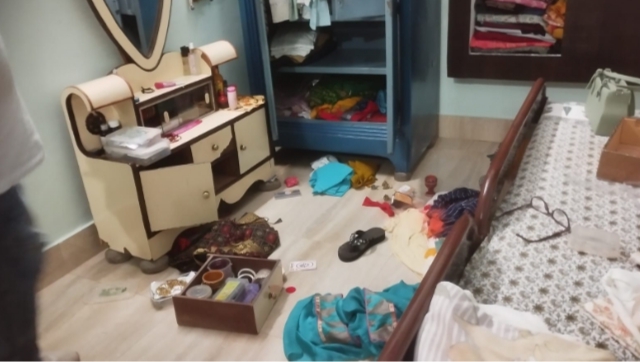 बंद पड़े मकान में चोरों ने किया लाखों के जेवरात पर हाथ साफ बंद पड़े मकान में चोरों ने किया लाखों के जेवरात पर हाथ साफ
