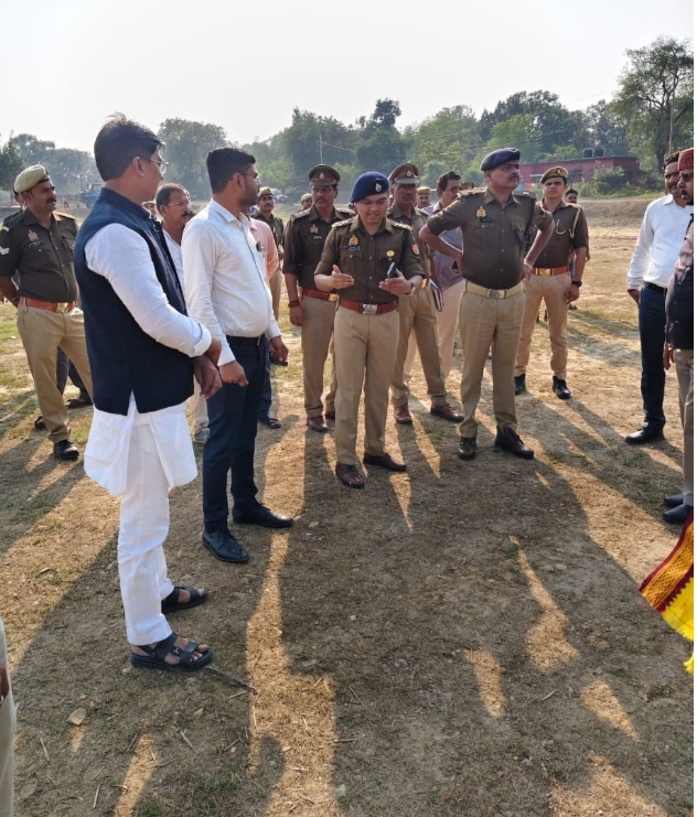 चोपन में मुख्यमंत्री के आगमन को लेकर तैयारियाँ तेज, पुलिस अधीक्षक ने किया निरीक्षण।
