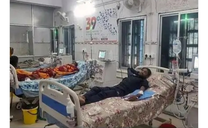 मड़िहान में बाइक सवार अनियंत्रित होकर गिराः तेज रफ्तार के कारण गंभीर घायल, अस्पताल में भर्ती