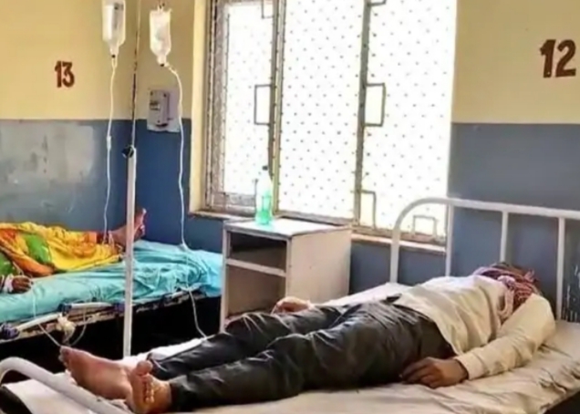 मिर्जापुर राजगढ़ थाना क्षेत्र के बसंतपुर गांव के पास शनिवार शाम एक सड़क दुर्घटना में सोनभद्र निवासी दुर्गा गुप्ता गंभीर रूप से घायल हो गए। मिर्जापुर राजगढ़ थाना क्षेत्र के बसंतपुर गांव के पास शनिवार शाम एक सड़क दुर्घटना में सोनभद्र निवासी दुर्गा गुप्ता गंभीर रूप से घायल हो गए।