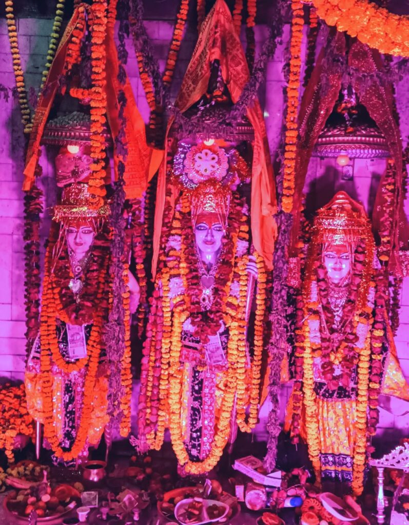 अवध नगरिया से अइले बरतिया हे सुहावन लागे…