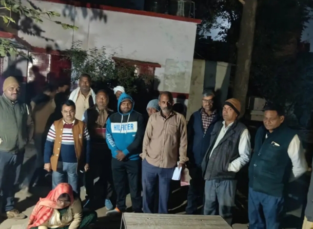 छानबे BDO ने बीएलओ कार्य का निरीक्षण कियाः कम्पोजिट विद्यालय भटेवरा में फॉर्म वितरण की जांच की