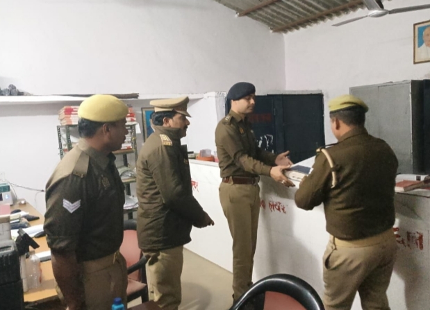 क्षेत्राधिकारी ओबरा द्वारा थाना जुगैल का त्रैमासिक निरीक्षण
