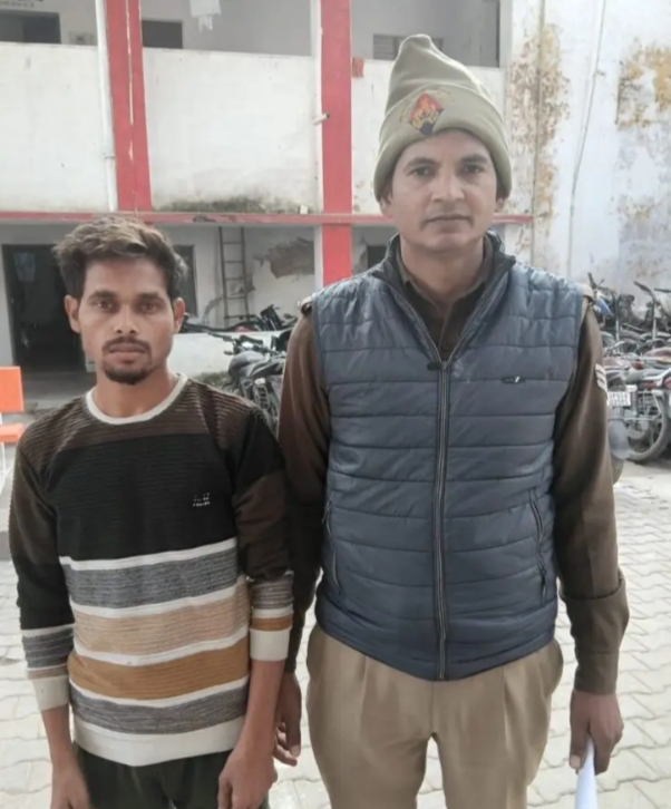 मिर्जापुर में ठगी व महिला अपराधों में 4 अभियुक्त मिर्जापुर में ठगी व महिला अपराधों में 4 अभियुक्त