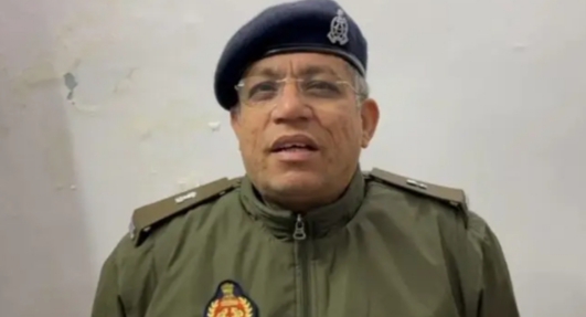 मीरजापुर में फिर ब्लेड से हमला, मनीष गौड़ घायल, आरोपी वारिस खान हिरासत में मीरजापुर में फिर ब्लेड से हमला, मनीष गौड़ घायल, आरोपी वारिस खान हिरासत में