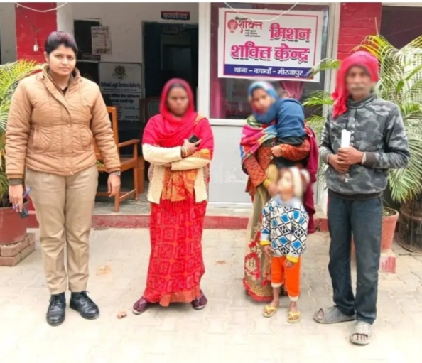 गंगा में कूदने जा रही महिला को मिर्जापुर मिशन शक्ति टीम ने बचाया