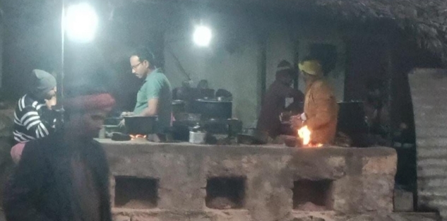 चट्टी चौराहों और गांव में खुली अवैध शराब की दुकानें